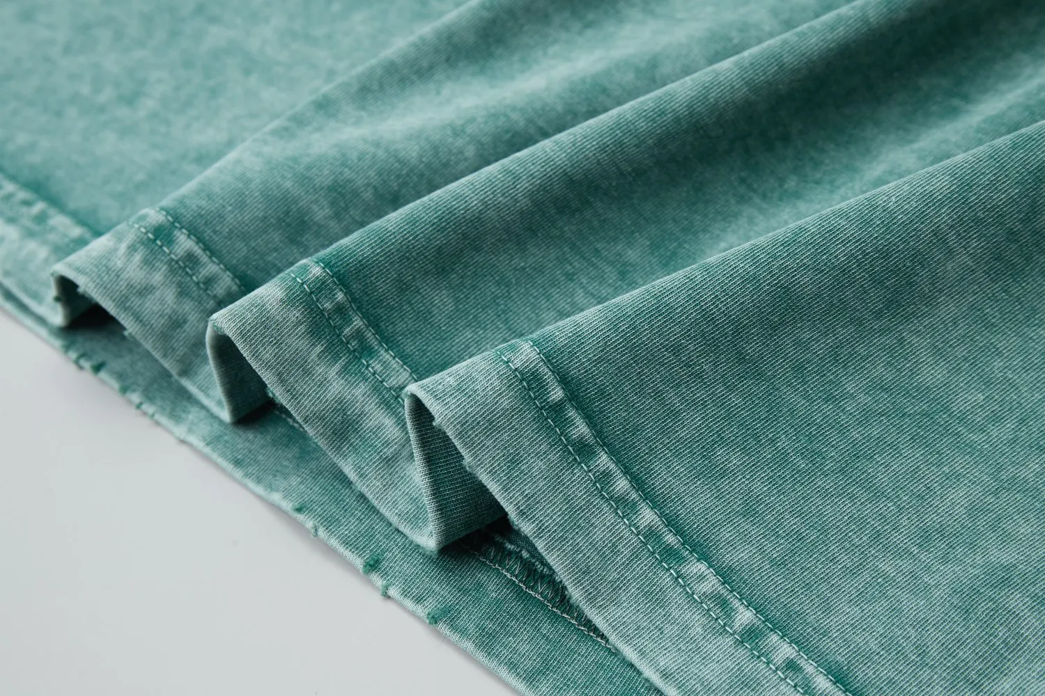 🅿️230 ✨CH✨🆕25SS spring and summer new style Crow ✝ embroidered short-sleeved frame Light luxury essential item for daily commuting for men and women Correct version Welcome to compare Detailed features · 280g 100% pure cotton double yarn jersey fabric · Custom dyed in the same vat, special thickened 32 count double-ply 1X1 thread · Imported Australian pearlescent diamonds✝patterns➕hardware nuts are stamped at high temperature. Ready-made garments are dyed and then faded and fried with snowflakes and frayed. Then washed to make them look old. General washing improves the effect · Double-needle sewing and seam-crossing process · Original main mark washed tag brand moisture-proof paper packaging Color: black/rock coffee/green/red/blue Size: S/M/L/XL